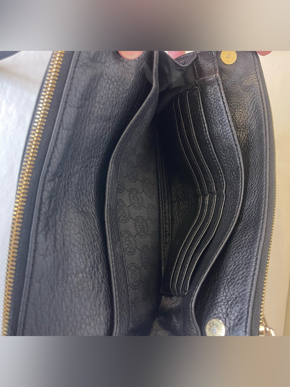 Michael Kors Leather Trisha Triple Compartment Crossbody Gold Hardware EUC - Picture 13 of 16